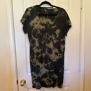Green tie-dye T-shirt dress
